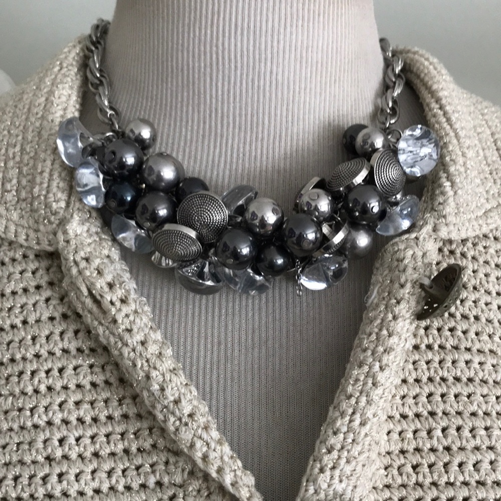 SILVER BEADS NECKLACE